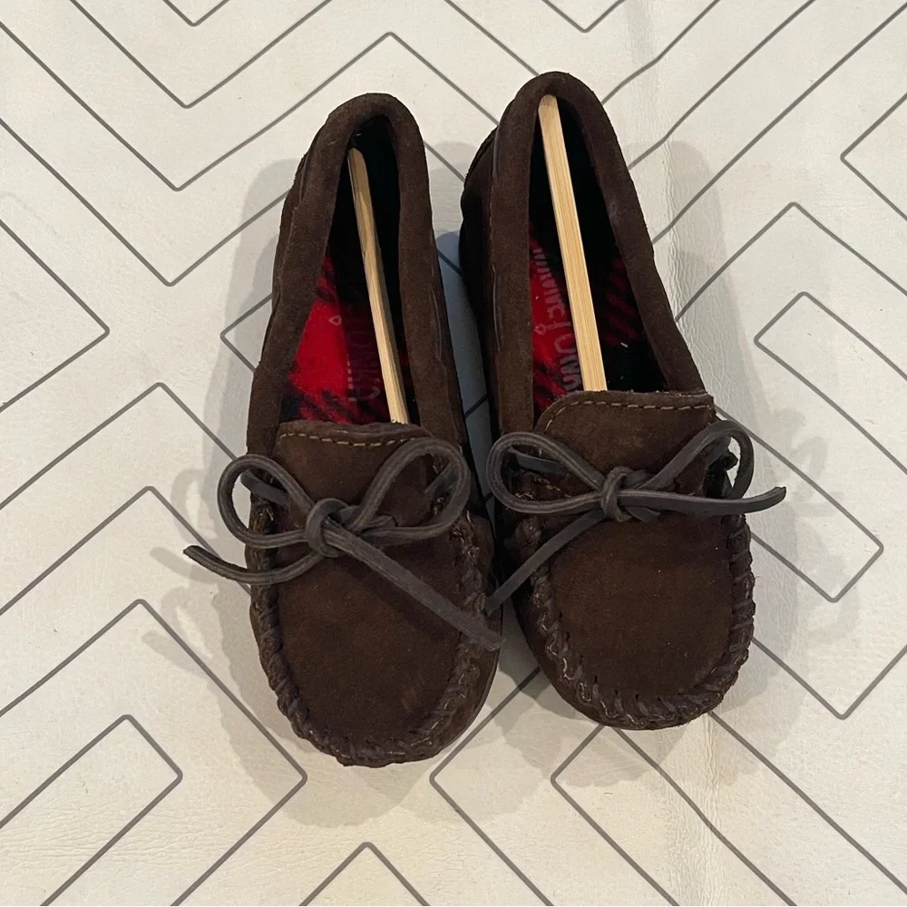 New Minnetonka Chocolate Brown Moccasins